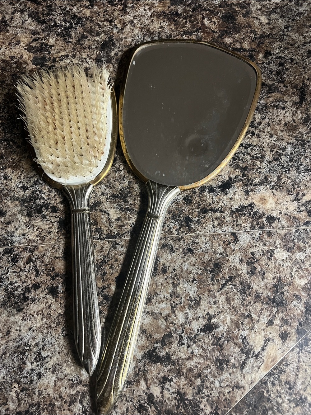 Vintage Floral Portrait Hand Mirror Set in Cream and Gold - Picture 3 of 3